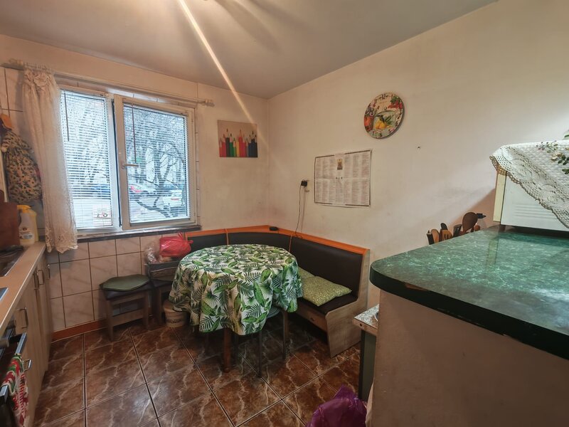 Berceni, Covasna, 3 camere in bloc cu 4 etaje