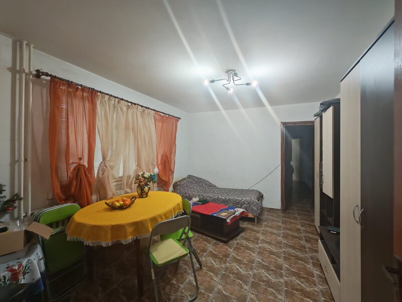 Berceni, Covasna, 3 camere in bloc cu 4 etaje